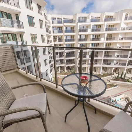 скайлайн 58 Apartman *